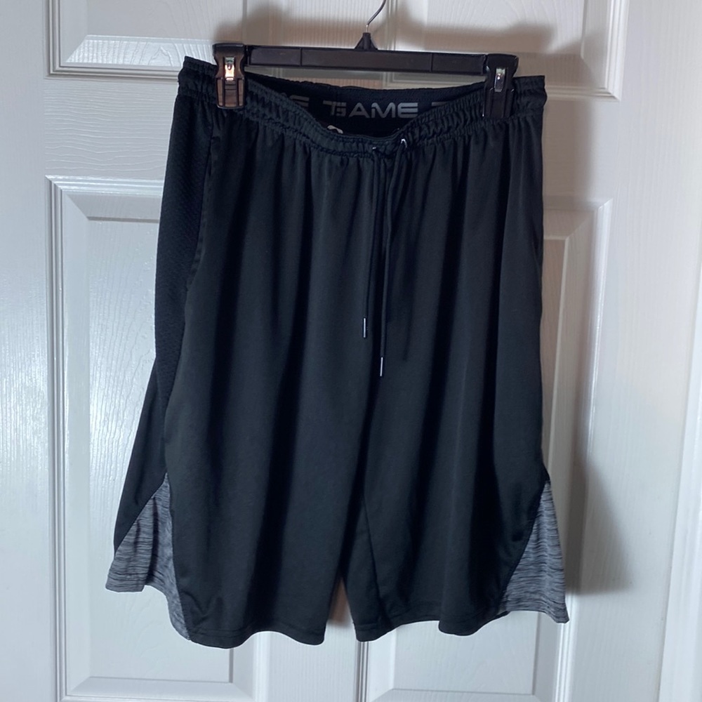 Game Time Men’s Basketball Shorts Size Medium Draw String